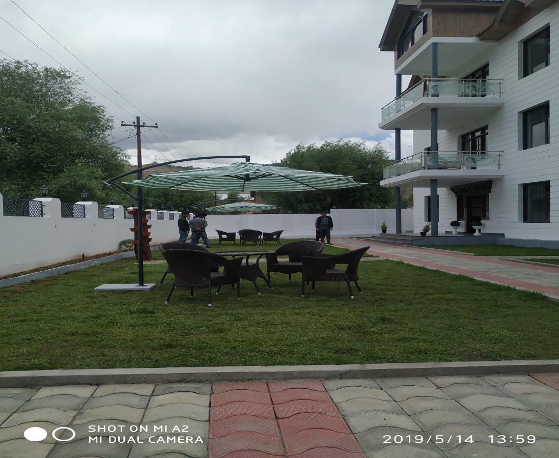 Hotel Kargil Heights Exterior foto